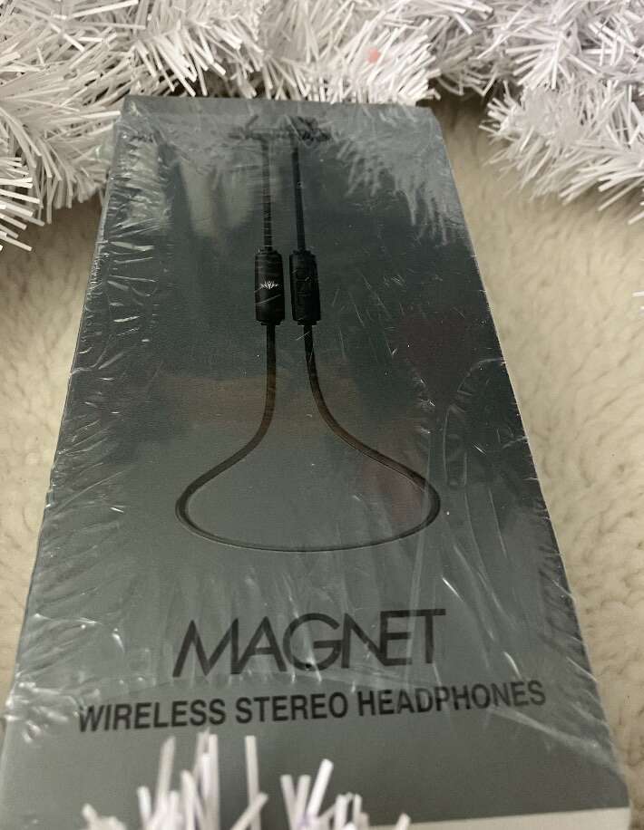JaBees Magnet Sport Wireless Headphones