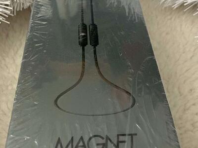 JaBees Magnet Sport Wireless Headphones