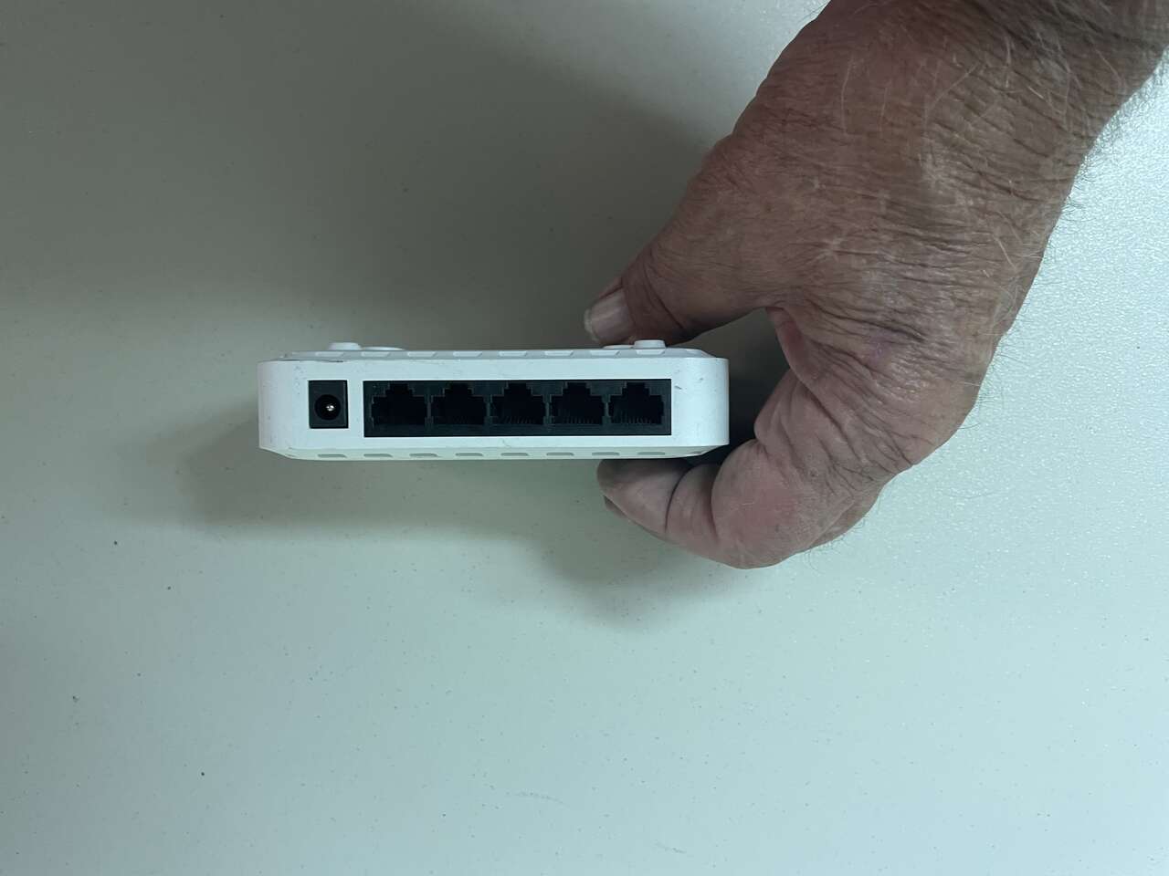 SMALL PORTABLE DATA SWITCH