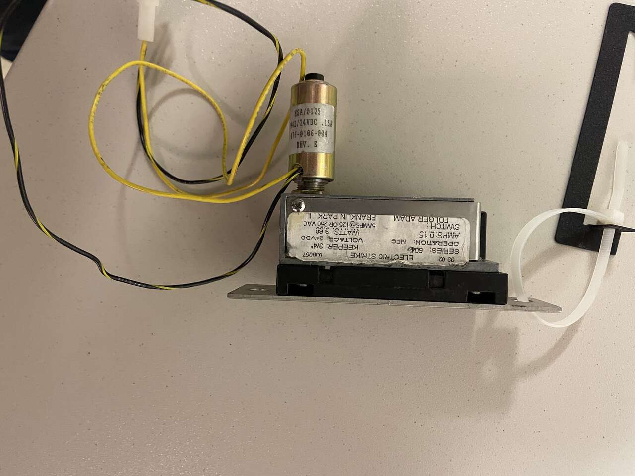 ELECTRIC DOOR STRIKES