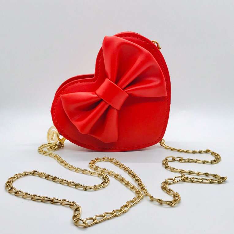 NEW RED HEART CROSSBODY BAG W/ BOW & GOLD CHAIN ️