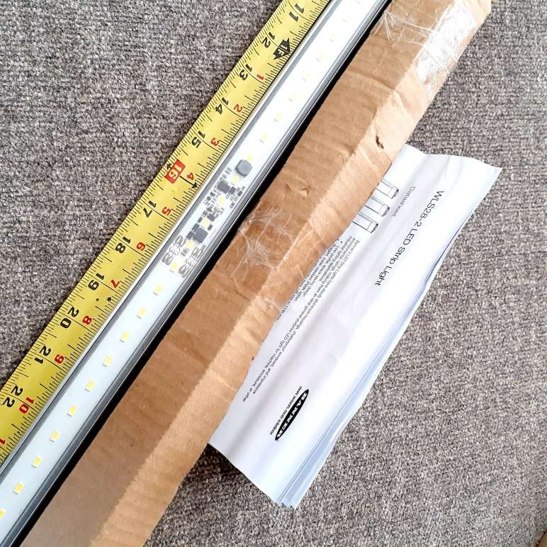 2 BRAND NEW BANNER WLS28-2 87806 LED STRIP LIGHT