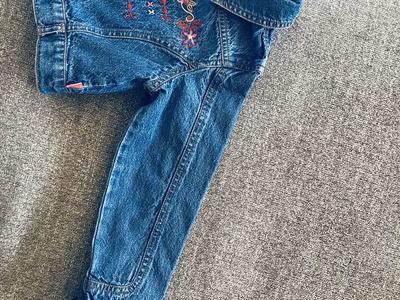 GENTLY USED OILILY BRAND DEMIN JACKET SIZE 5/6