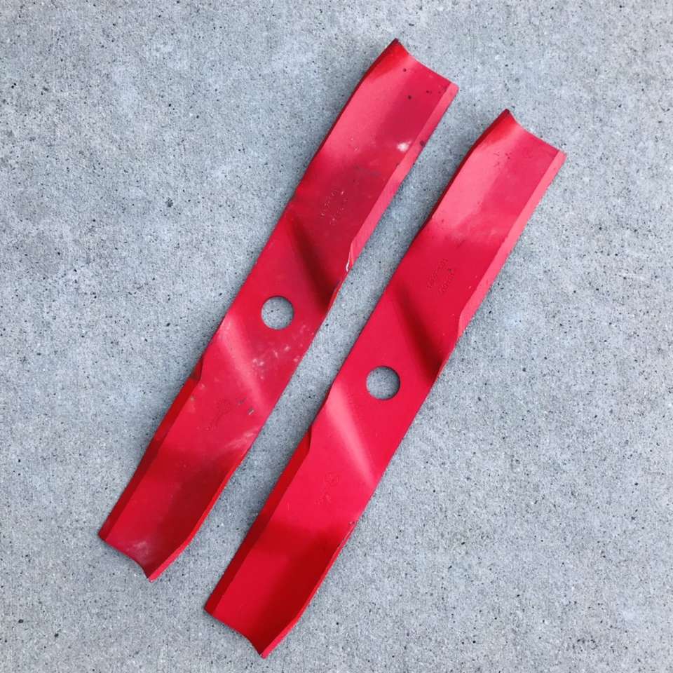 2 NEW EXMARK MULCHING LAWN MOWER BLADE 103-6391