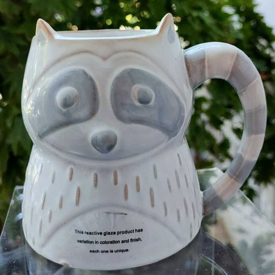 BRAND NEW ADORABLE 3D EFFECT CERAMIC RACCOON MUG