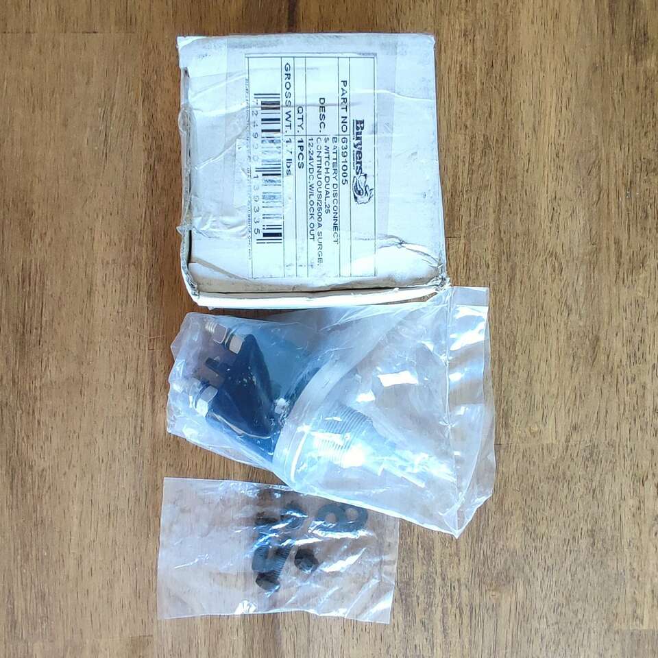NIB DUAL LOCKING BATTERY DISCONNECT SWITCH 6391005