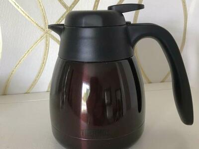 NEW THERMOS VACUUM PUSH BUTTON LID CARAFE 20 OZ