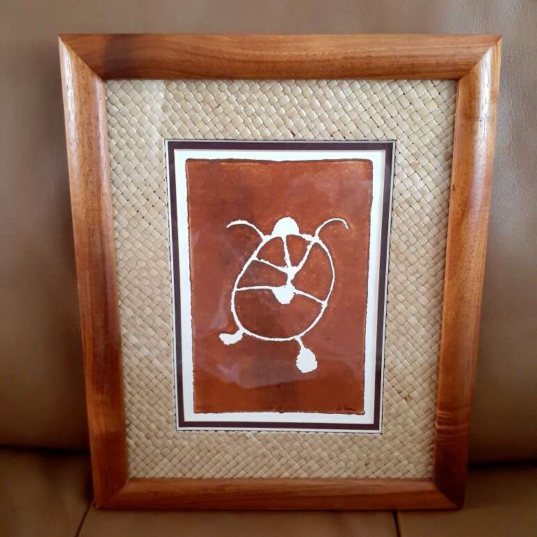 HANDMADE PETROGLYPH SEA TURTLE BY JOANNE HOW