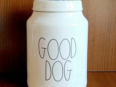 RAY DUNN CERAMIC DOG TREAT JAR CANISTER WITH CROWN LID IVORY AND BLACK NEW