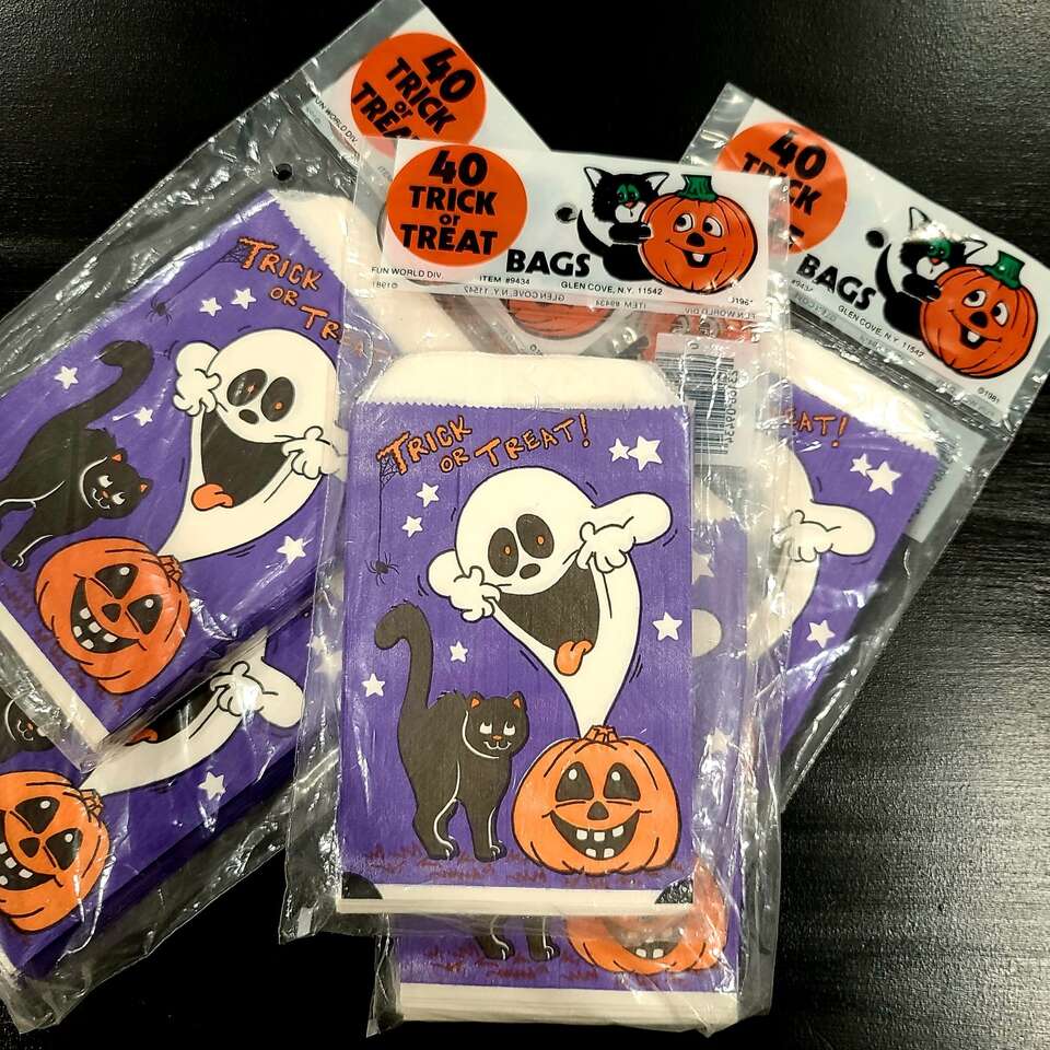 VINTAGE 1981 HALLOWEEN TREAT BAGS
