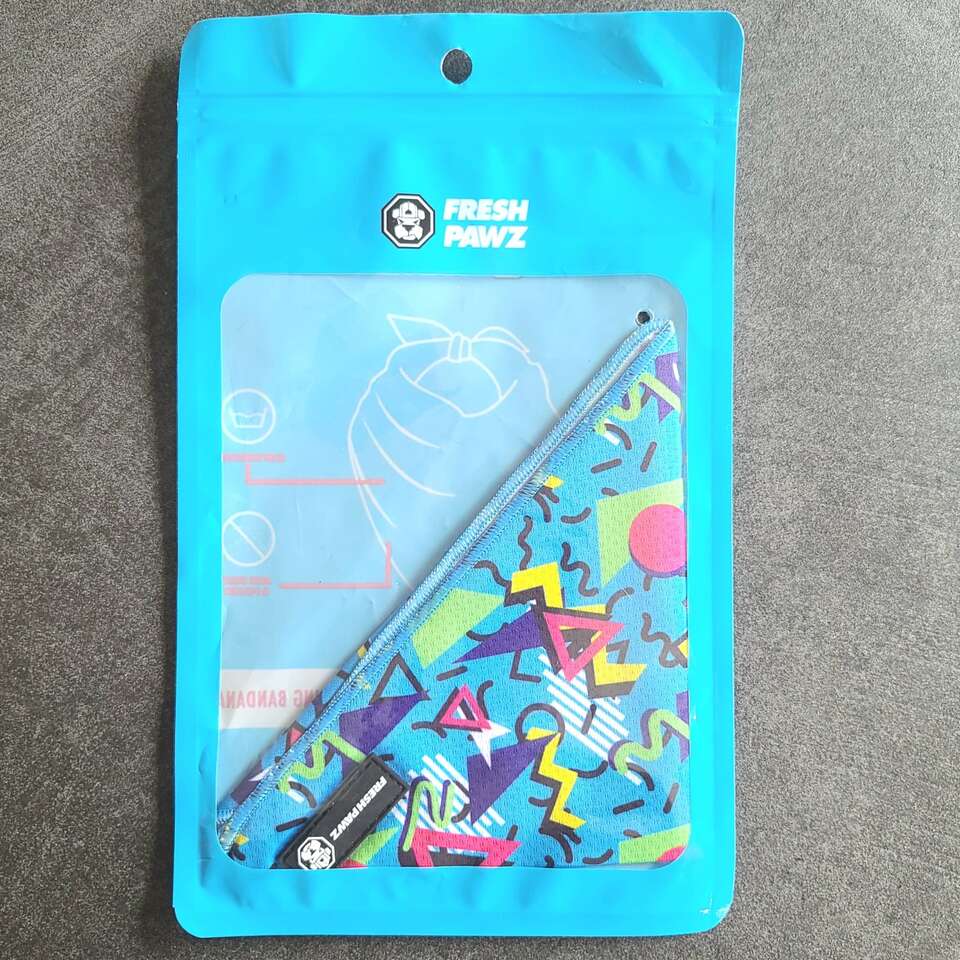 Dog Cooling Bandana Size Small 90s Throwback NEW