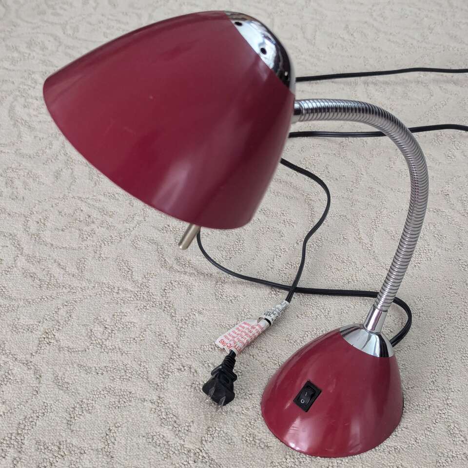 Desk lamp