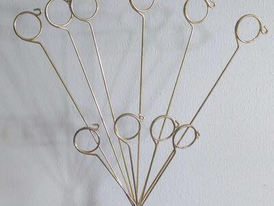 10 loop gold tone metal wire photo holder