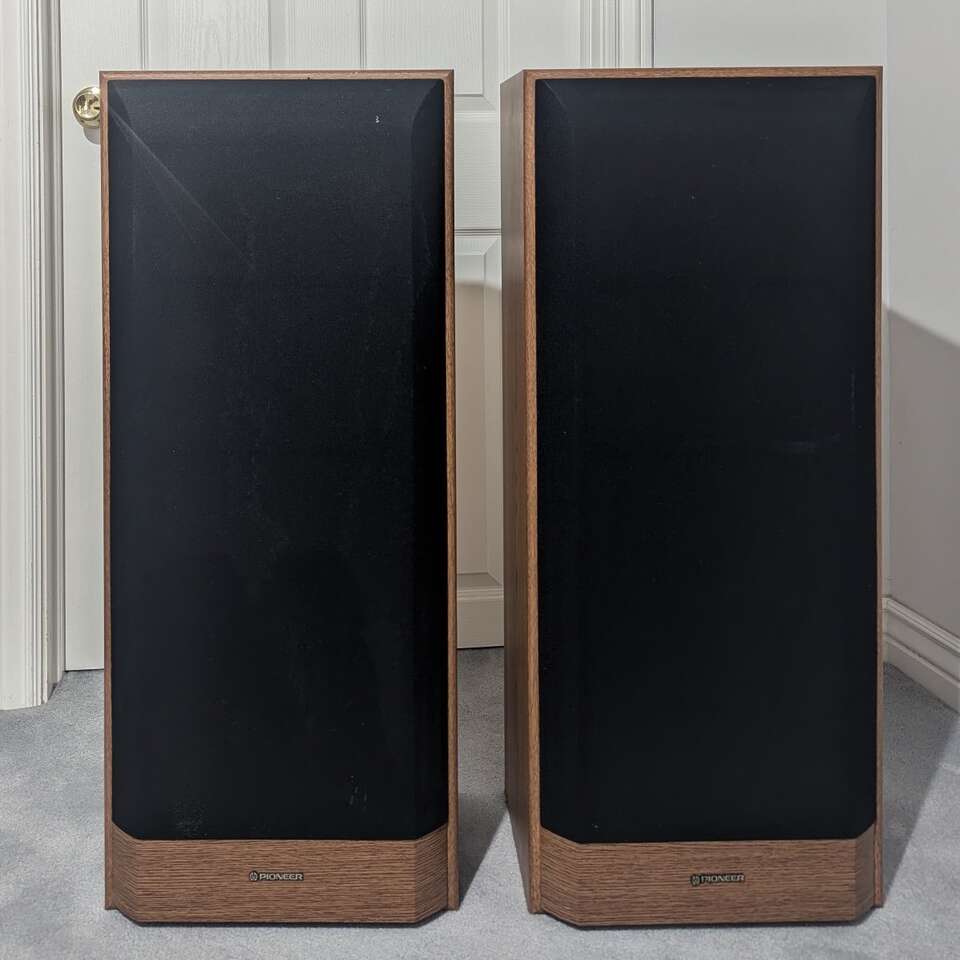 Pioneer CS-R590 speakers