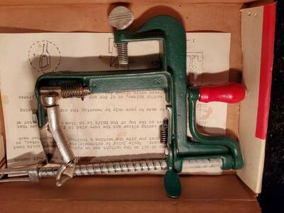 Apple corer and slicer new