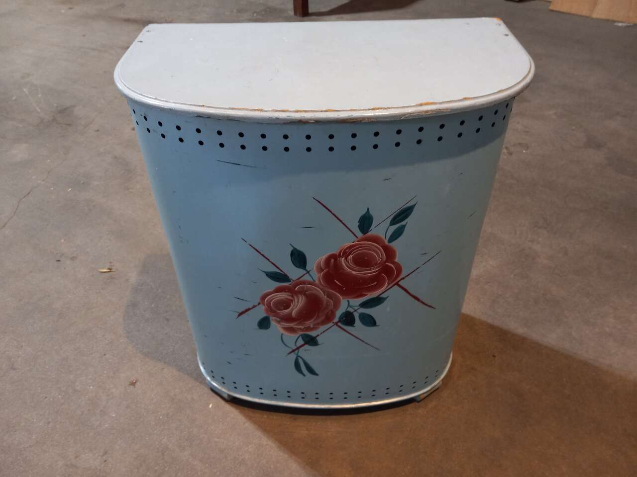 VINTAGE WOOD & METAL LAUNDRY HAMPER