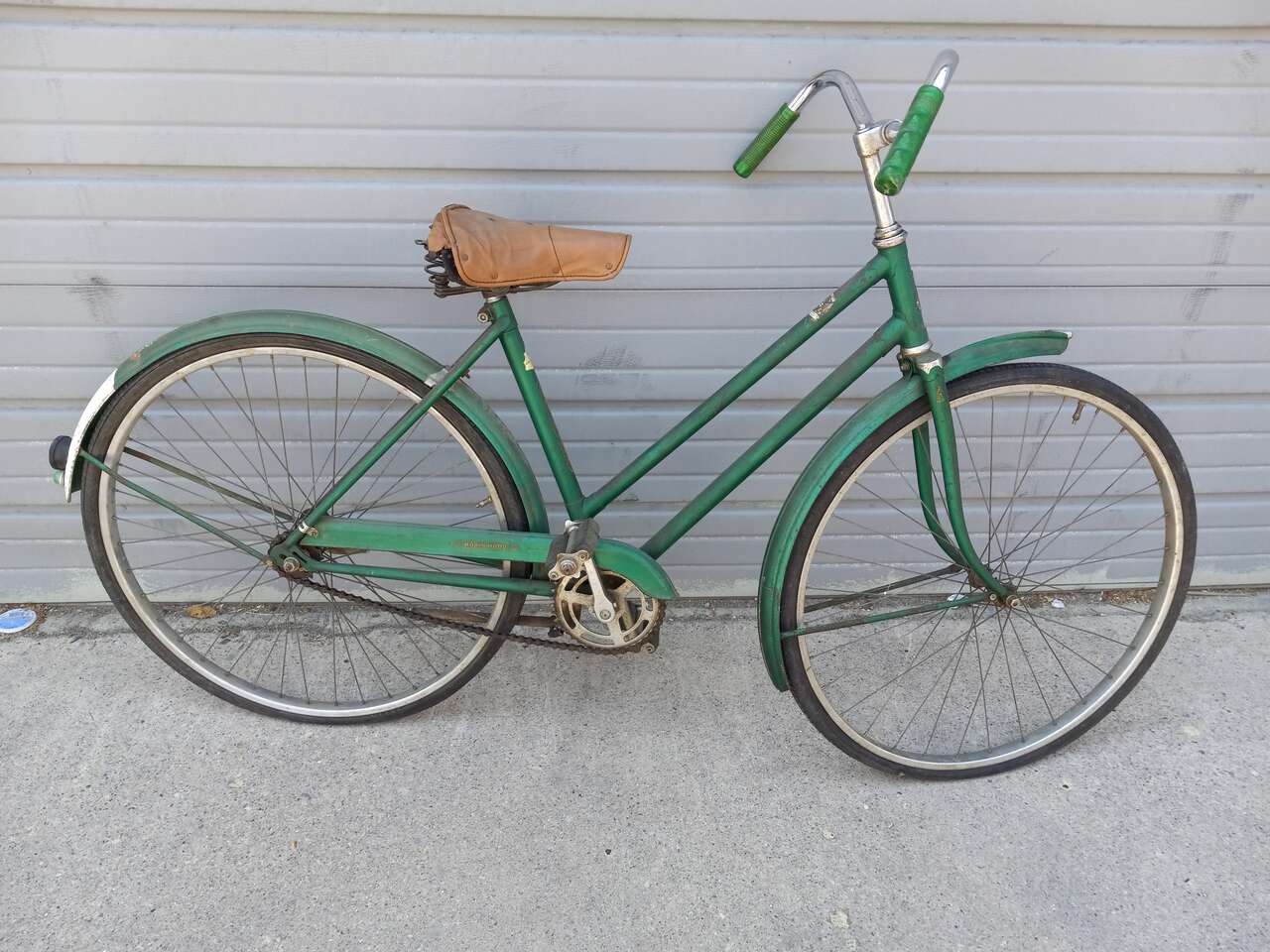VINTAGE ROBIN HOOD BICYCLE