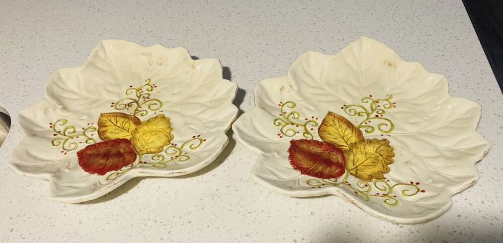 2 Gates Ware Laurie Gates Wildflower Leaf Plate