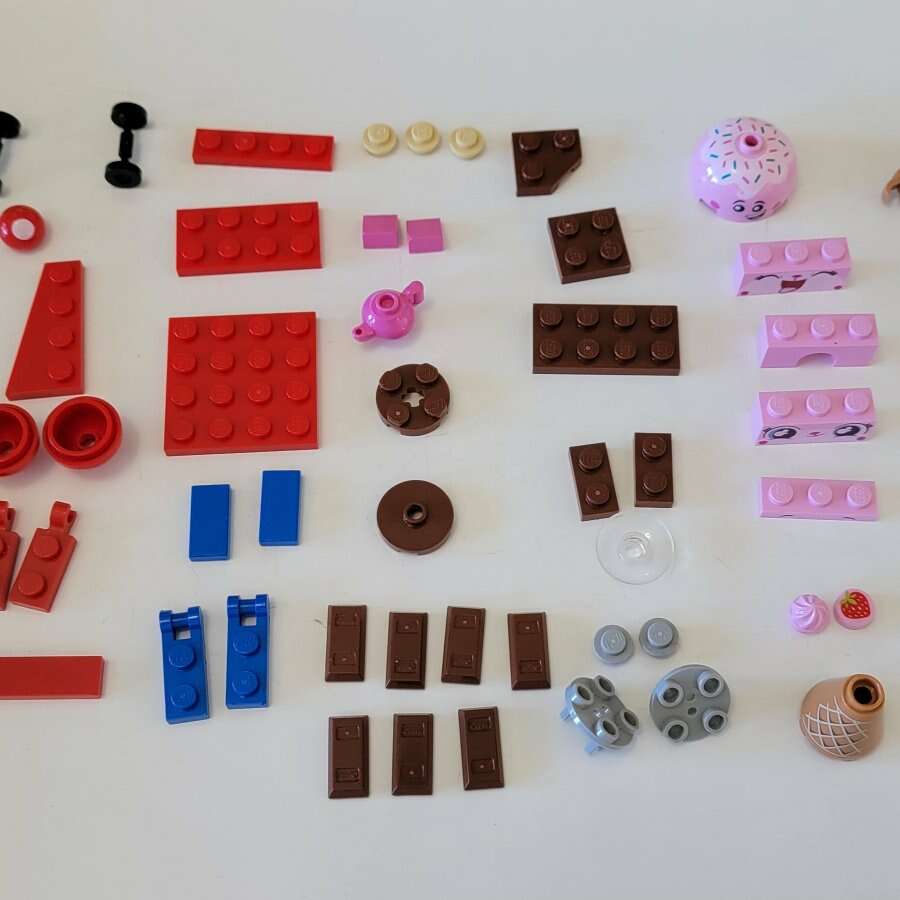 Complete Set 70822 Lego Unikitty's Sweetest Friend