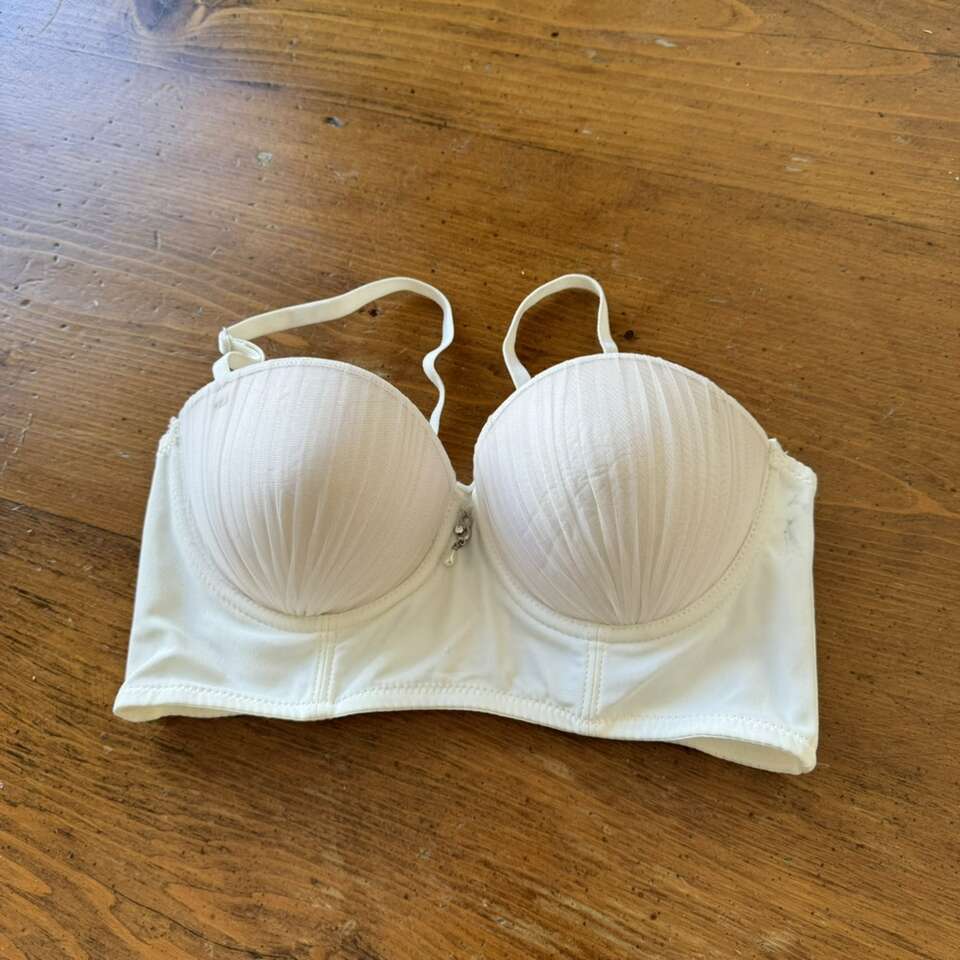 Sisterhood White Bra Size … | Clothing and Apparel | ksl.com