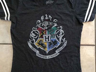 Harry Potter Size S Hogwarts T-Shirt