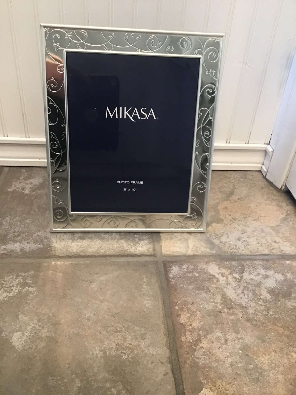(New) Mikasa 8 X 10 Silver Metal Frame