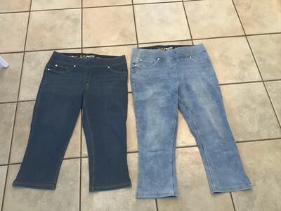 2 NYDJ 10/12 Stretch Capri Jeans