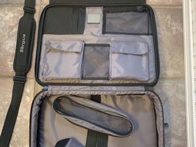 New Targus Laptop Case # CPT40D-10