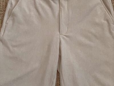 Greg Norman Golf Shorts Size 32