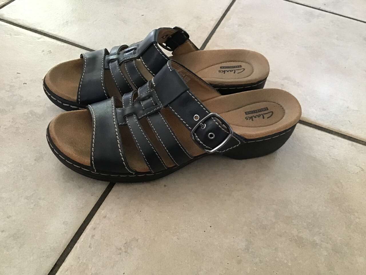 Clarks Navy Blue 8.5 Sandals