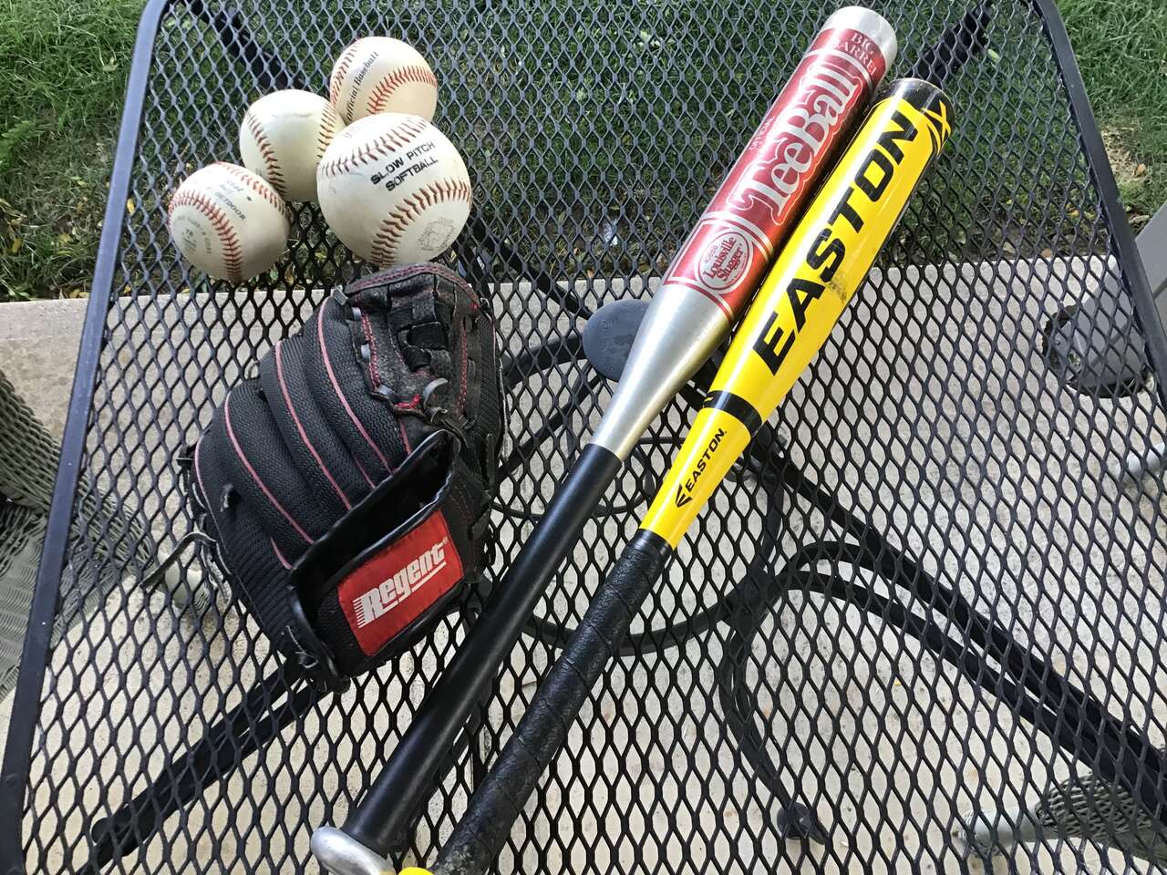 Feather Light TeeBalll Easton 14 Oz Bat,Leather Youth Mitt