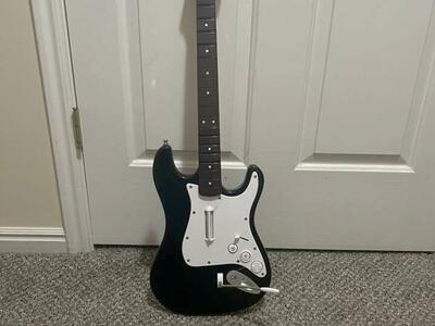 Xbox One Rock Band 4 Guitar And Game