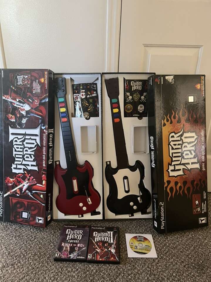 Guitar Hero II: Game & Guitar Controller Bundle