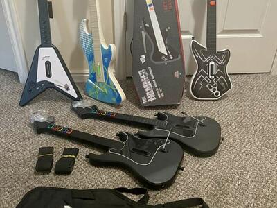 PS2 Console, Guitars Custom Bundles