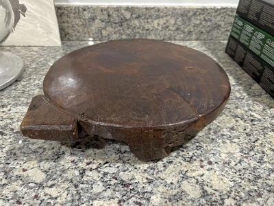 Raised Dark Wood Chapati Board/Rolling Plate Stand