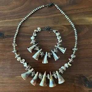 Vintage Shell and Pearl Necklace and Bracelet