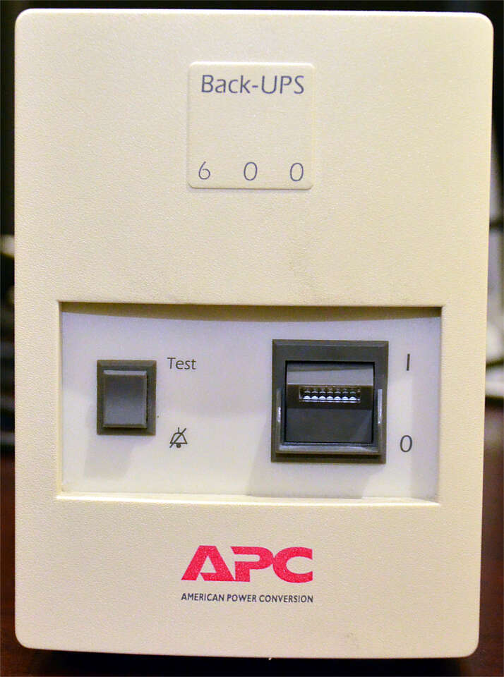 Backup power source (UPS) for computers and peripherals, 4 outlets