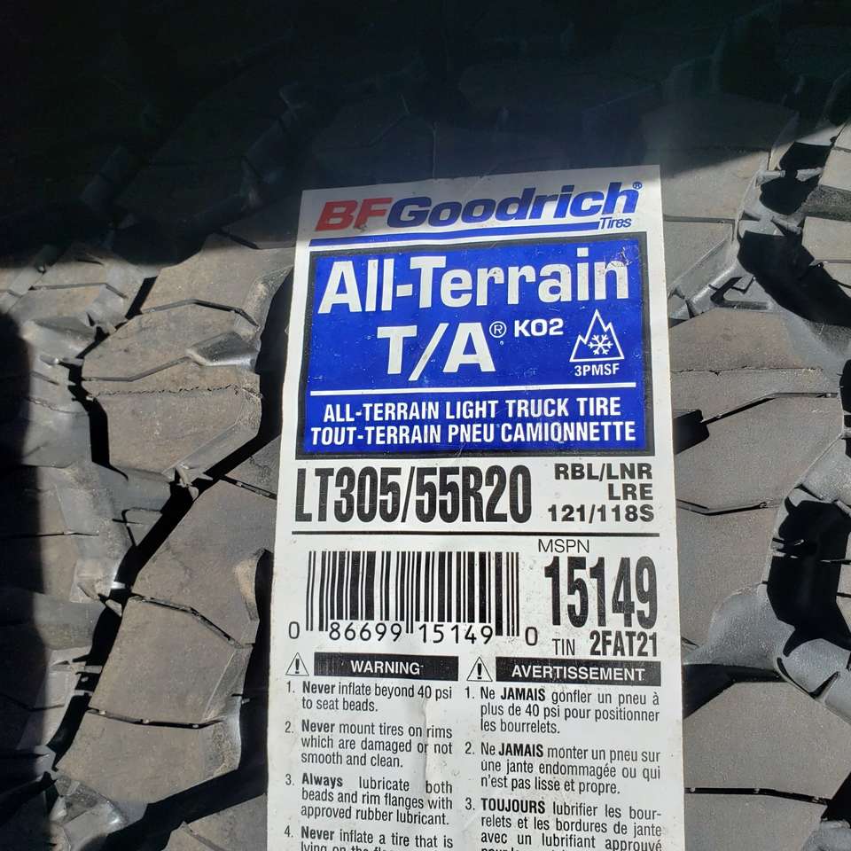 305/55r20 bfgoodrich all terrain Ko2 ta
