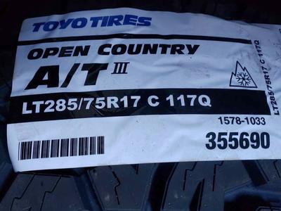 285/75r17 toyo open country at lll
