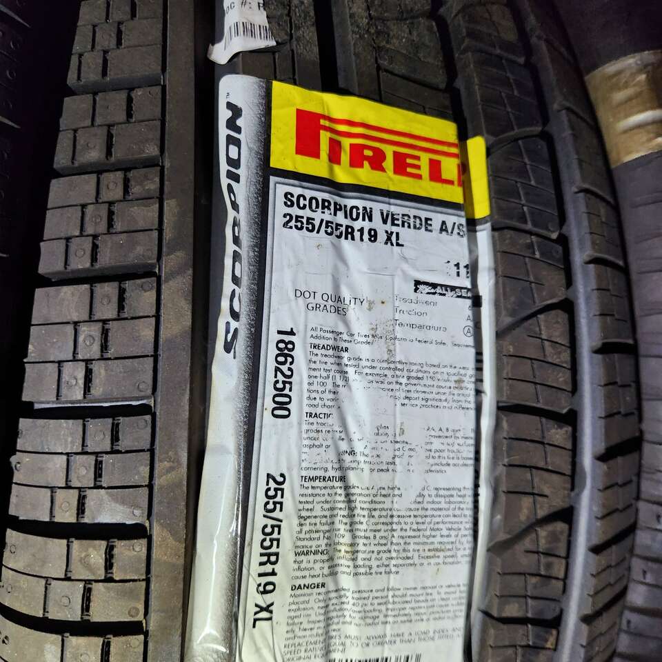 255/55r19 pirelli scorpion verde as