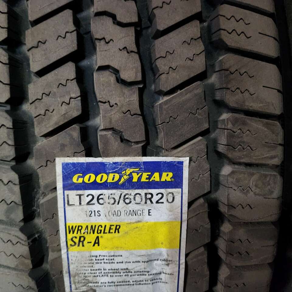 265/60r20 goodyear wrangler sra