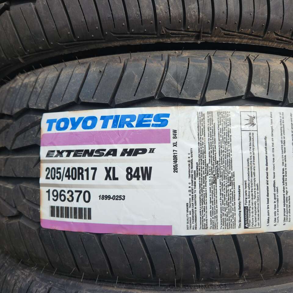 205/40r17 toyo extensa hp ll