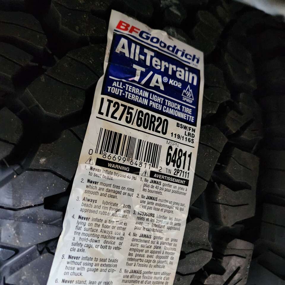 275/60r20 bfgoodrich all terrain Ko2 ta