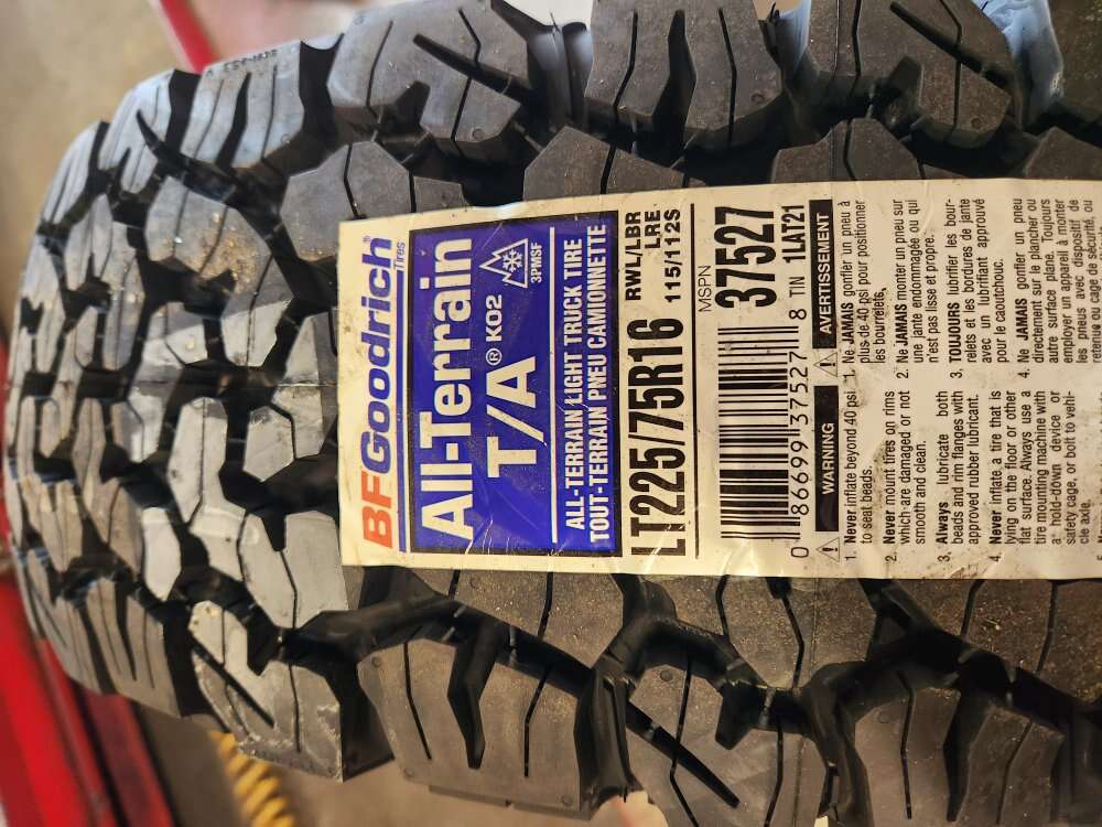225/75r16 bfgoodrich Ko2 all terrain ta
