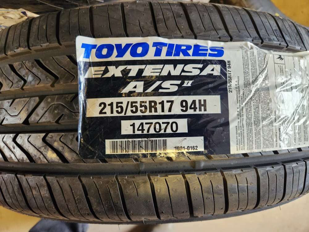 215/55r17 toyo extensa as ll