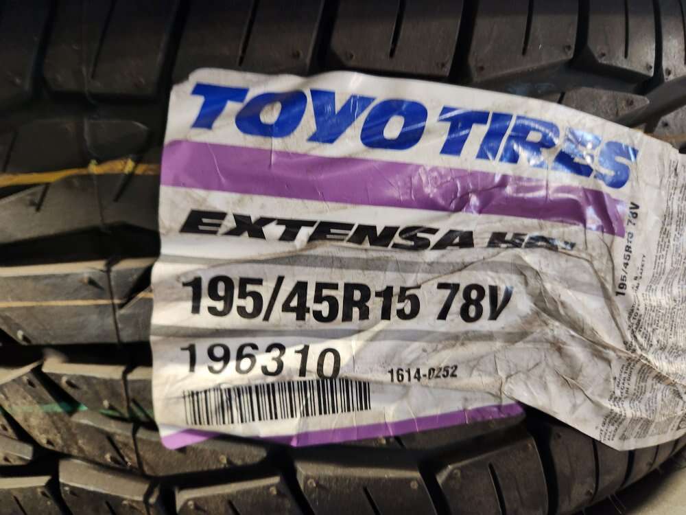 195/45r15 toyo extensa hp ll