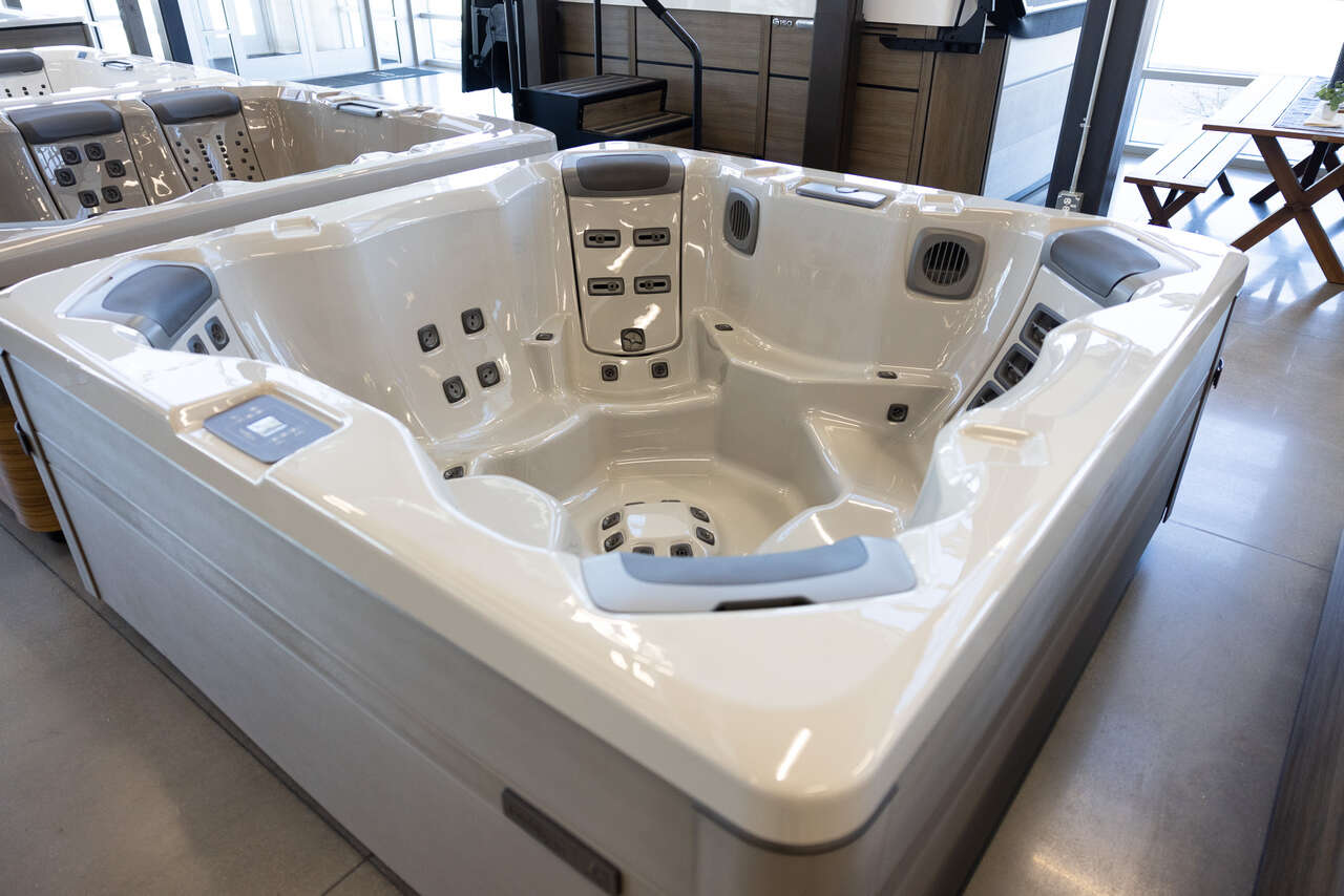 Clearance Bullfrog Spas