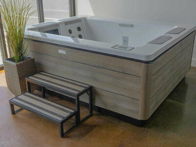 Factory Certified Refurbished Bullfrog Spa