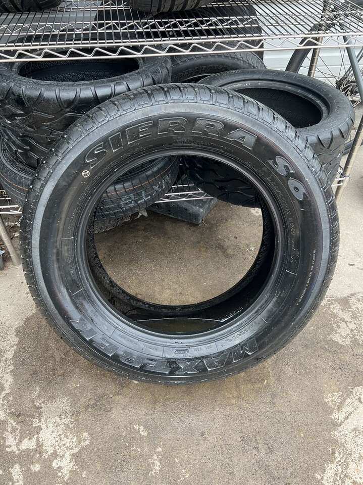 255/60/18 NEW MAXTREK TIRE