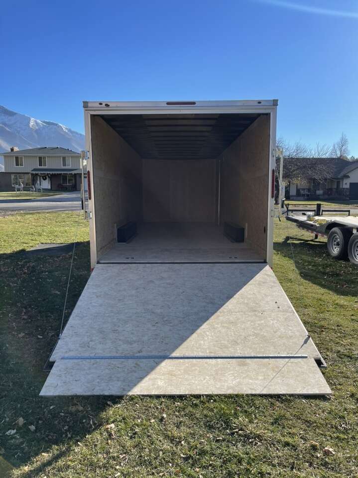 20 24 26 28 30 Enclosed Moving Car Hauler Trailer